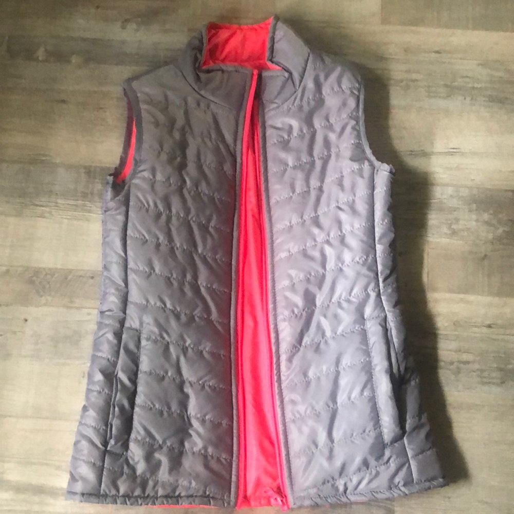 Layer 8 Girls Puffy ReversiblePink & Gray Vest -M